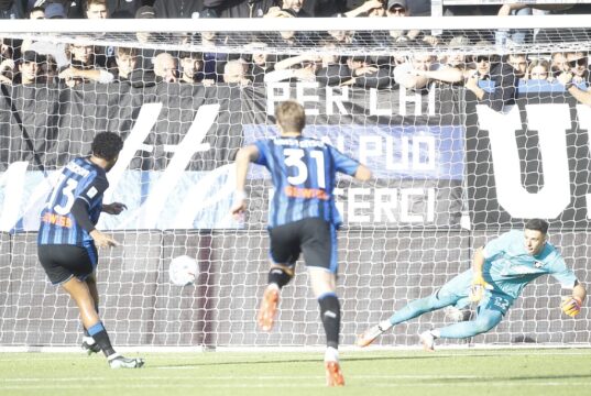 L’Atalanta balla e traballa in una folle partita col Frosinone finita 4-4 Atalanta