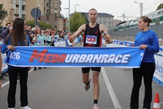 Luca Rossetto (Cus Bergamo) domina la Mezza Maratona di Meda Meda Urban Race